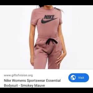 Nike outfit in Smokey mauve color